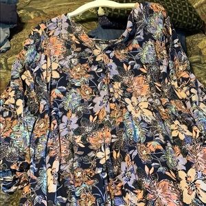 Long sleeve blouse. 100% viscose